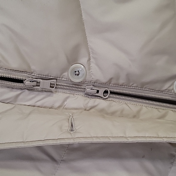 Banana Republic Down filled Puffer vest - Picture 6 of 11